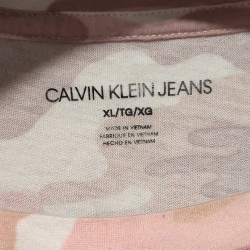 Calvin Klein Jeans Light Pink Camouflage Tee - Picture 2 of 3
